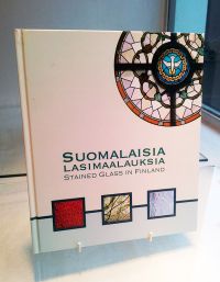 Suomalaisia lasimaalauksia